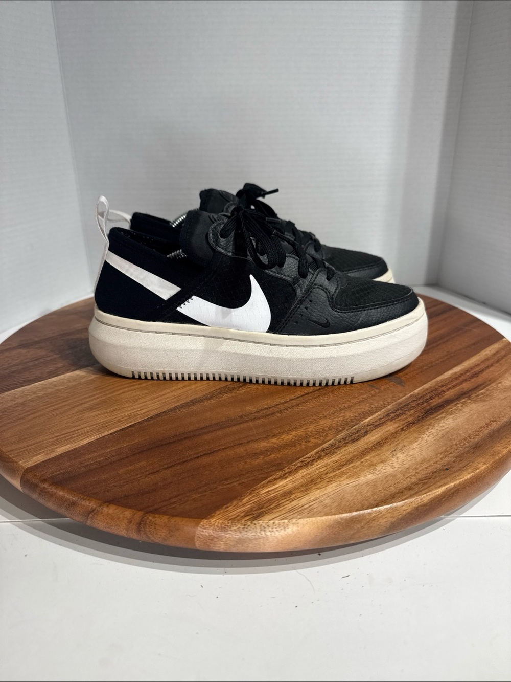 Nike Court Vision Alta Womens Size 7 Shoes Black White Low Top Platform Sneakers